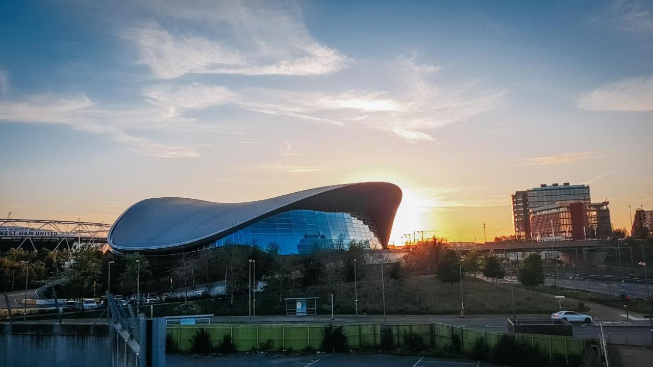 Beautiful Central Home For 6 Near Olympic Park And Abba Theatre ロンドン エクステリア 写真