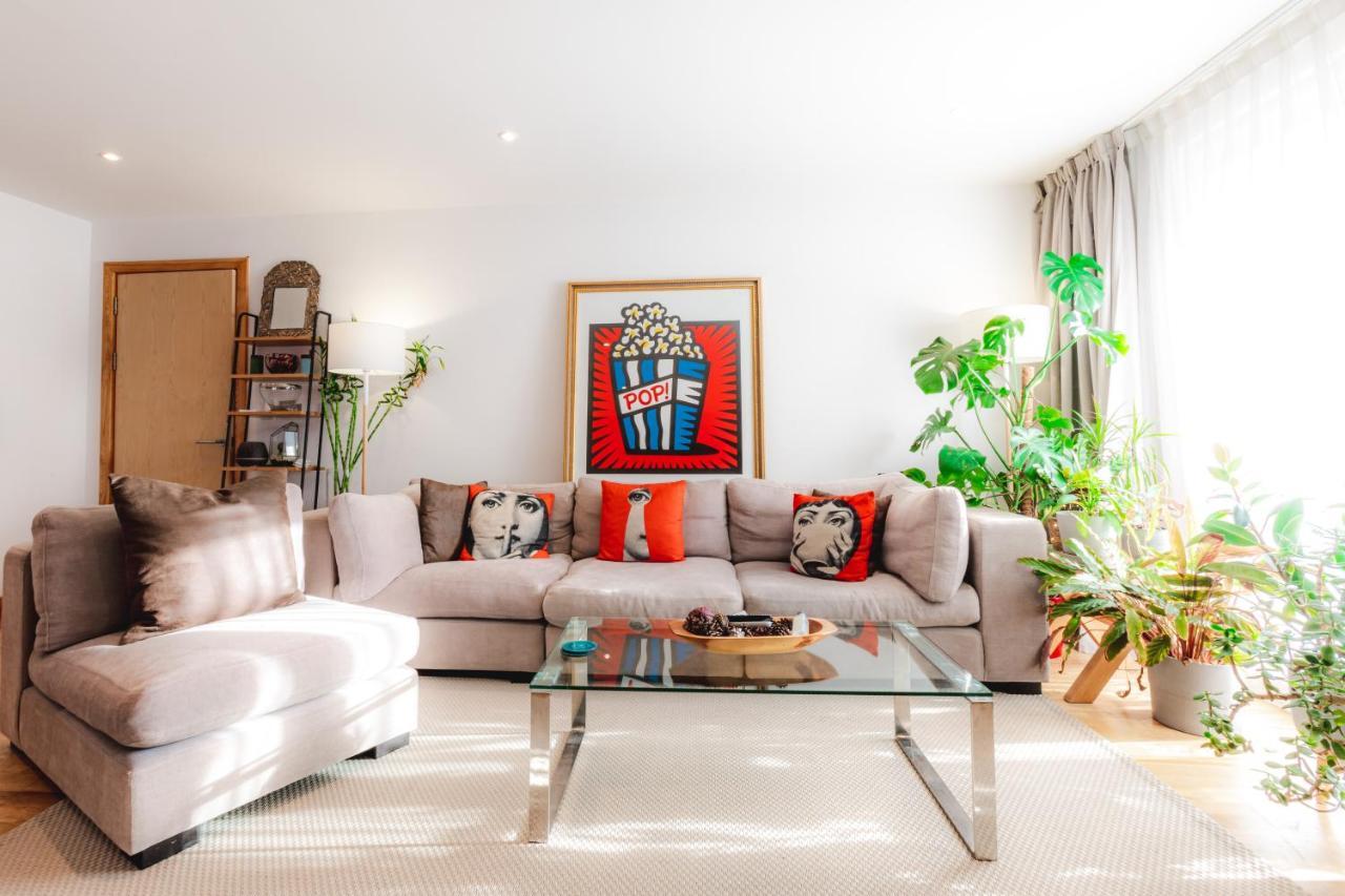 Beautiful Central Home For 6 Near Olympic Park And Abba Theatre ロンドン エクステリア 写真